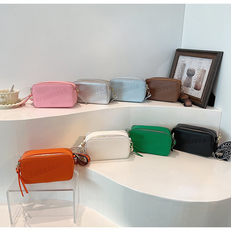 Modelo transfronterizo 2024 primavera nuevo bolso cuadrado pequeño retro europeo y americano moda transfronteriza personalidad color caramelo bolso de cámara