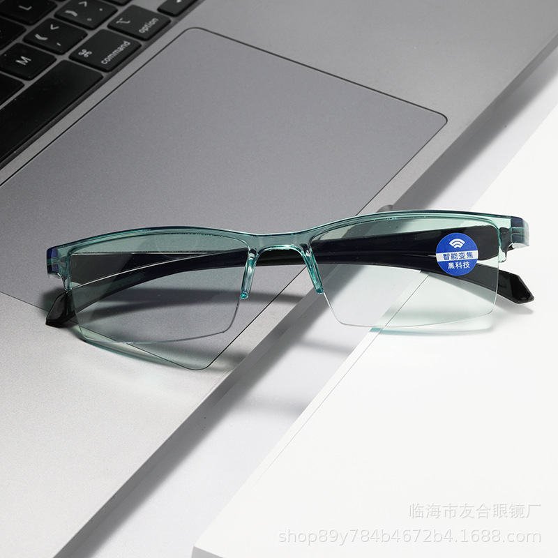 おしゃれな新型老眼鏡 自動度数調整 スマートズーム 高画質 ブルーライトカット 多焦点老眼鏡|undefined