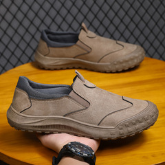 Cross-border men's spring and autumn low-top casual sports shoes with thick soles, wear-resistant and comfortable suede uppers, windproof foreign trade men's shoes