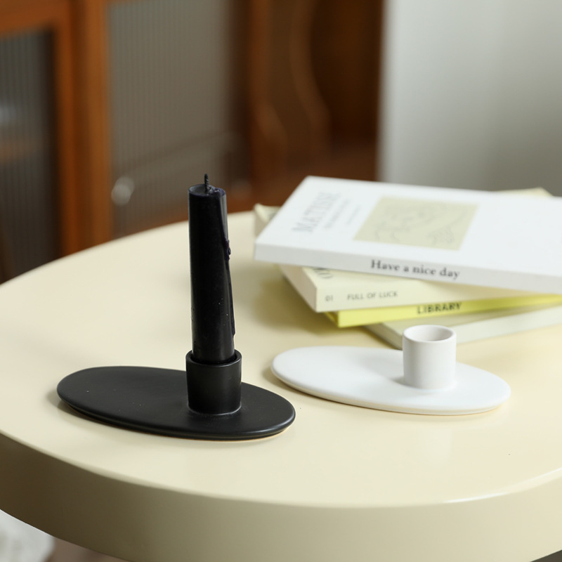 Decoración de mesa de cerámica elíptica moderna creativa decoración de escritorio suave artesanía creativa asiento de vela en blanco y negro