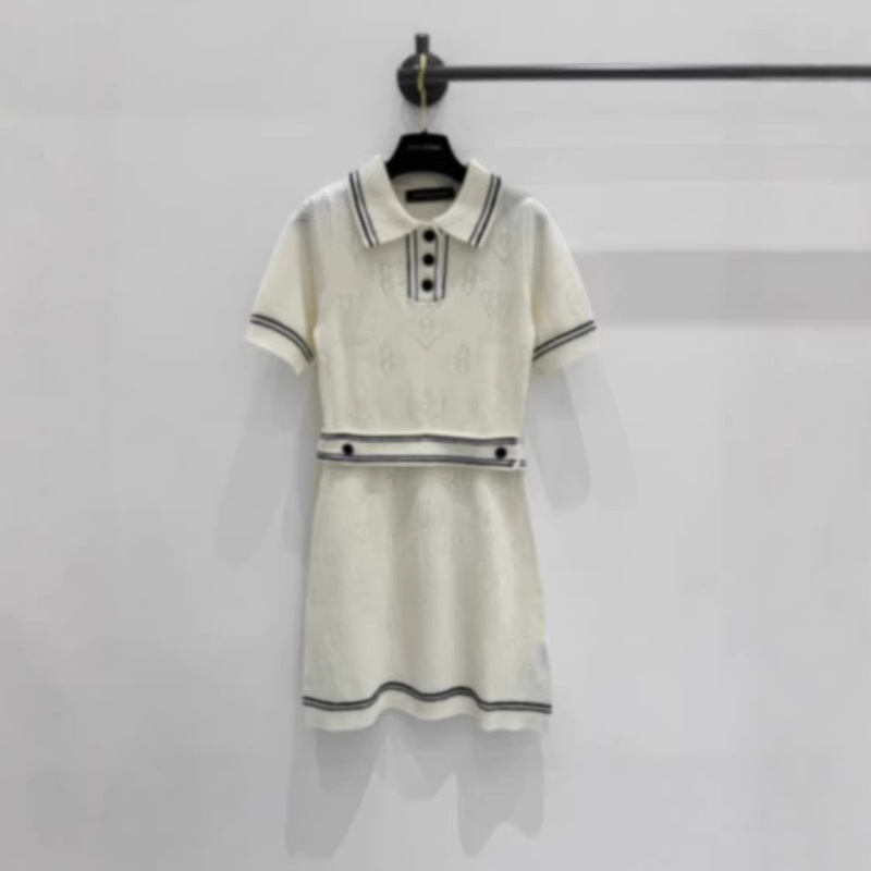 High-End Women's Clothing, Lv-Style 26 Spring/Summer New Letter Polo Collar Stylish Versatile Knit Dress for Women High-End Women's Clothing, Lv-Style 26 Spring/Summer New Letter Polo Collar Stylish Versatile Knit Dress for Women