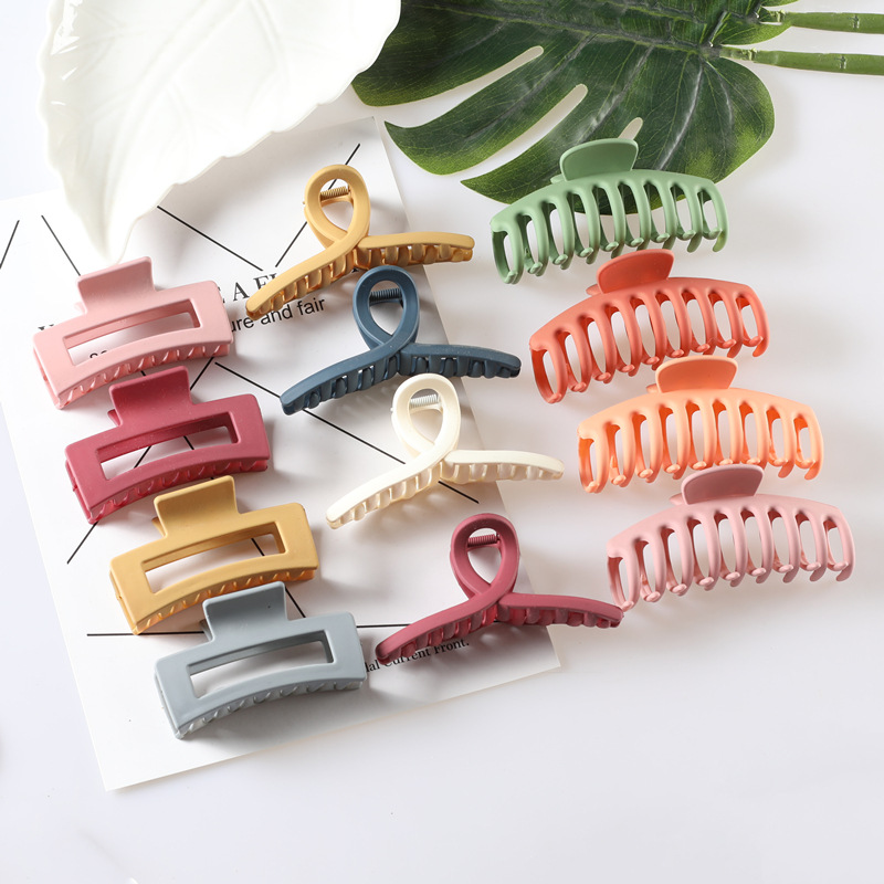 Big matte plastic crab pin