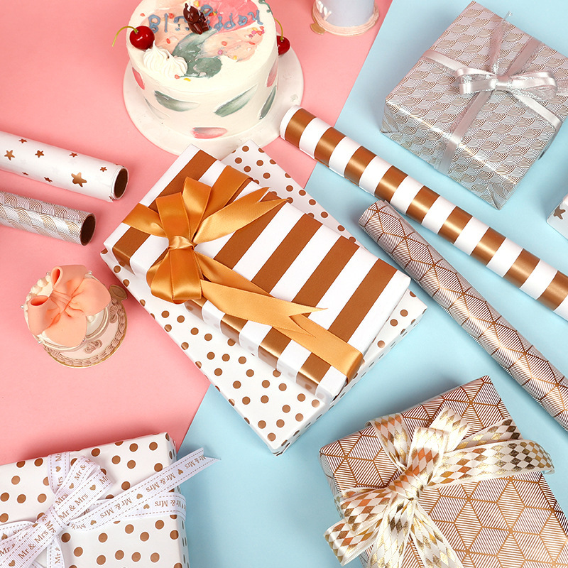 Papel enrollado de gran tamaño, lámina de oro, papel de embalaje de regalo de color metálico, papel de embalaje de regalo de cumpleaños de San Valentín, rayas de lunares