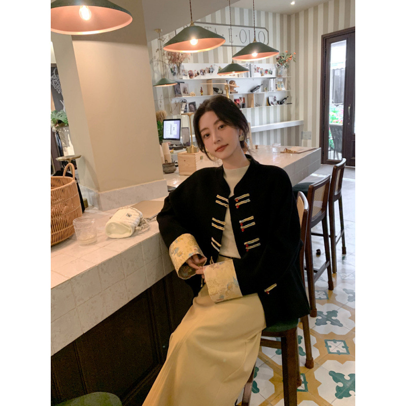 검은색