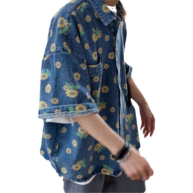 Retro apenada camisa de mezclilla verano de los hombres Hong Kong estilo completo impreso Daisy lavado camisa de moda suelta camisa de manga corta de moda
