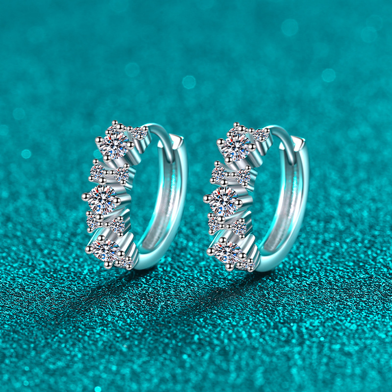 Orecchini a cerchio in moissanite colore d e argento sterling_voghion.com