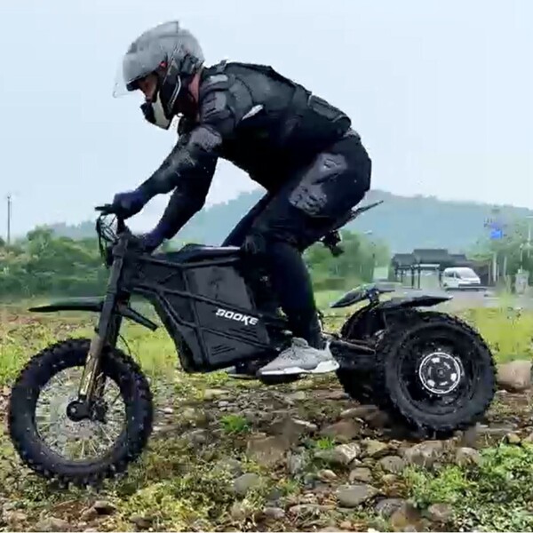 Three-wheel electric off-road mountain beach lithium battery