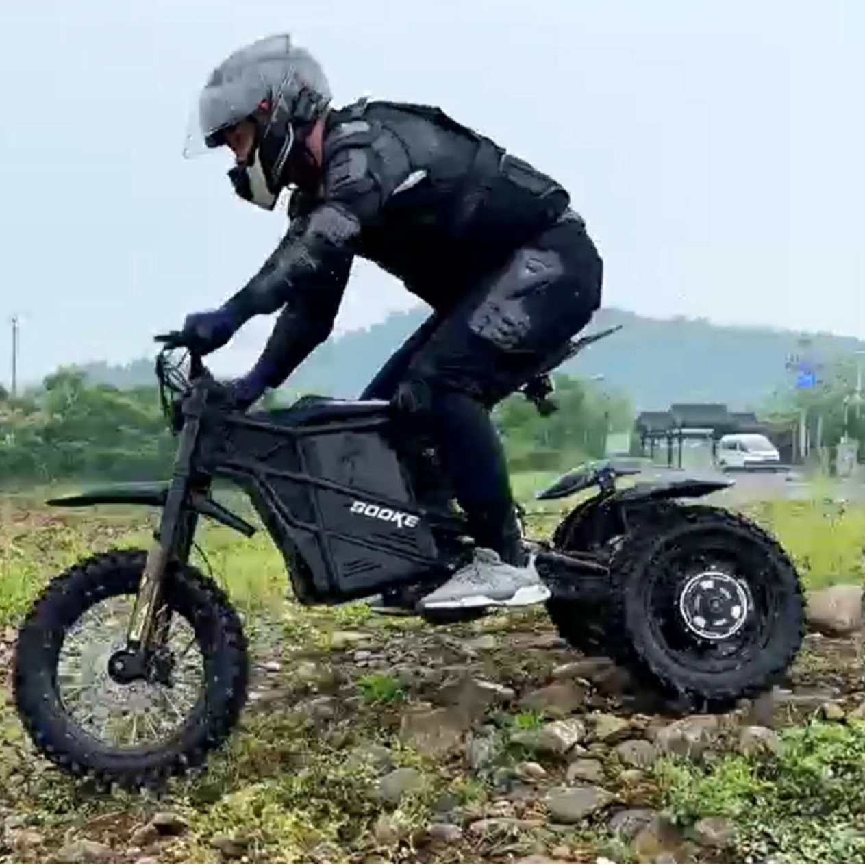 Three-wheel electric off-road mountain beach lithium battery