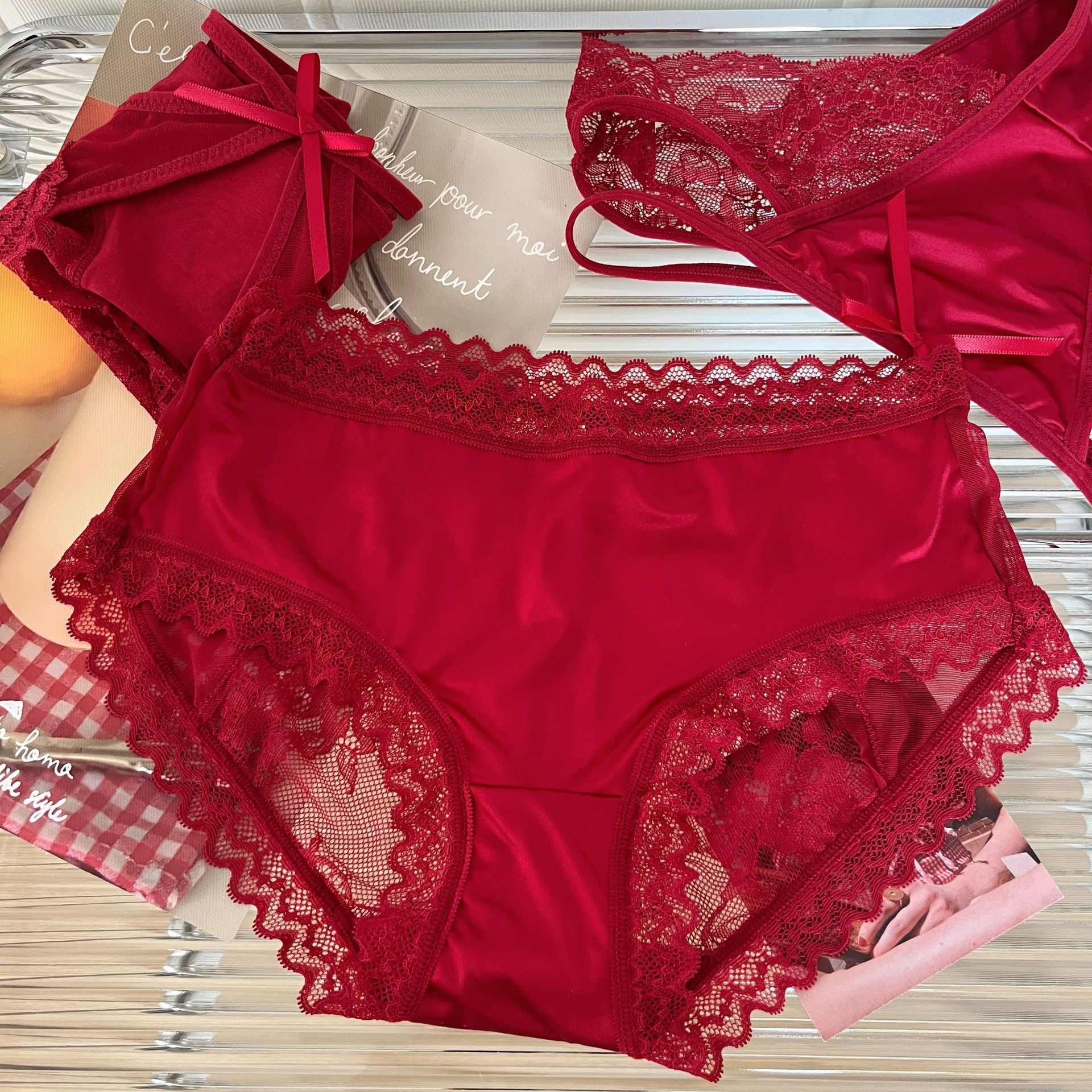 Red Luck Honey Attraction ~ Pantalones de encaje de satén puro francés, pantalones de entrepierna de algodón rojo sexy.
