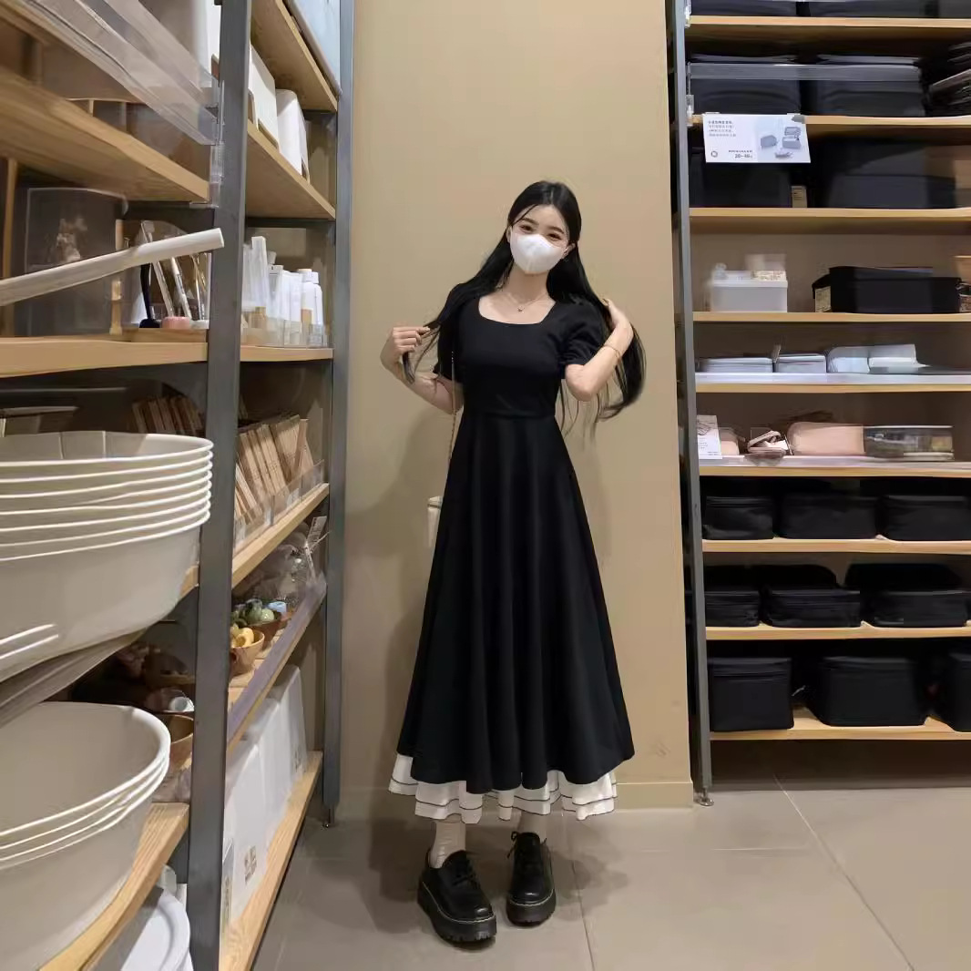 大码气质典雅小黑裙2024夏季新款设计感假两件高腰显瘦方领连衣裙