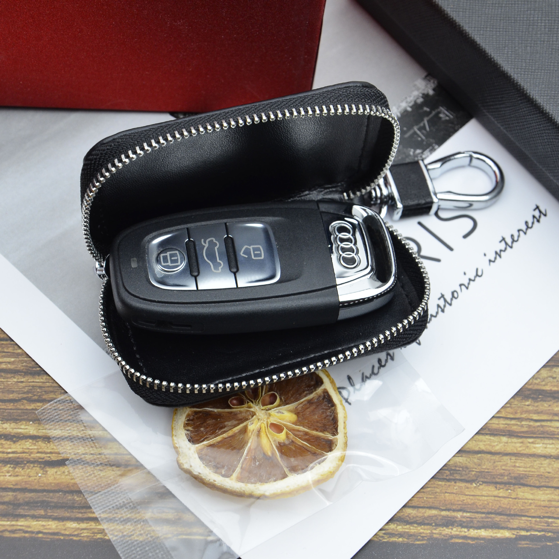 First layer cowhide car key bag, car remote control key bag, universal genuine leather embossed manufacturer wholesale