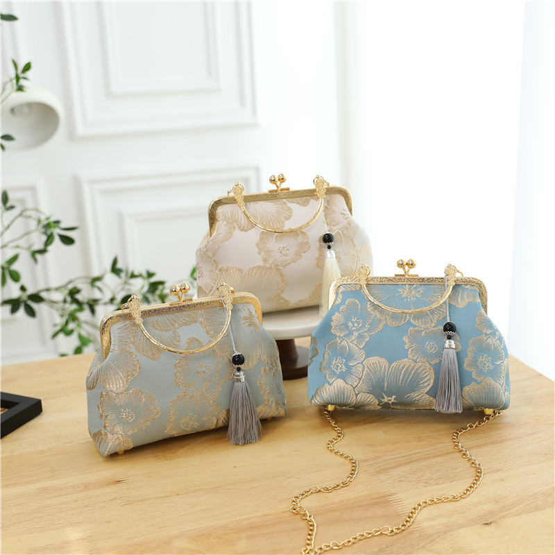 Fashion Embossed Big Flower High Quality Cheongsam Bag Handbag Banquet Bag Women's Bag Gift Bag Show Bag Shoulder Crossbody Bag Fashion Embossed Big Flower High Quality Cheongsam Bag Handbag Banquet Bag Women's Bag Gift Bag Show Bag Shoulder Crossbody Bag