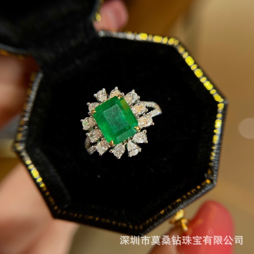 Organic ring emerald