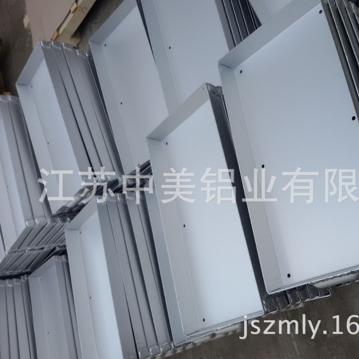 青岛供应冷冻盘，焊接20KG大鱼盘，氧化处理，带把手