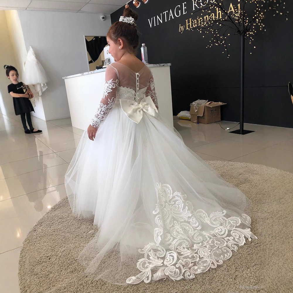 Prinzessinnen-Ballkleid für Mädchen und Mütter & Kinder – Spitzenkleid mit langen Ärmeln und Schleppe – Klassisches Blumenmädchenkleid 【Vorbestellung | Versand in 15 Tagen】_voghion.com