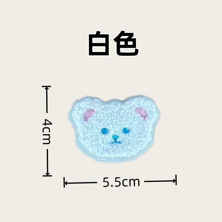 흰색 곰돌이 자수 디자인