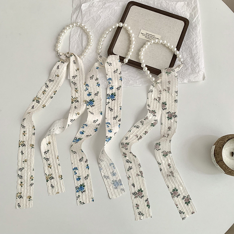 Collar de perlas, diadema, pequeño pañuelo de seda largo, vestido de niña de alta calidad, cinta, decoración de cinta, bufanda, cinturón
