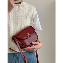 新品超火酒红色马鞍包包女式新款法式新娘结婚包斜挎小包