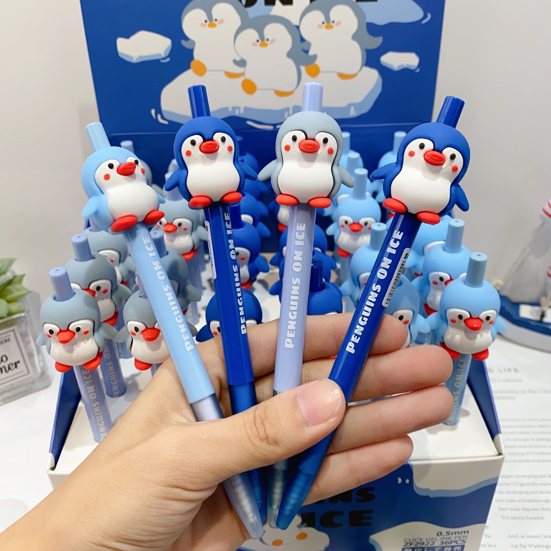 新型シリコンペンギンは中性ペンを押します。