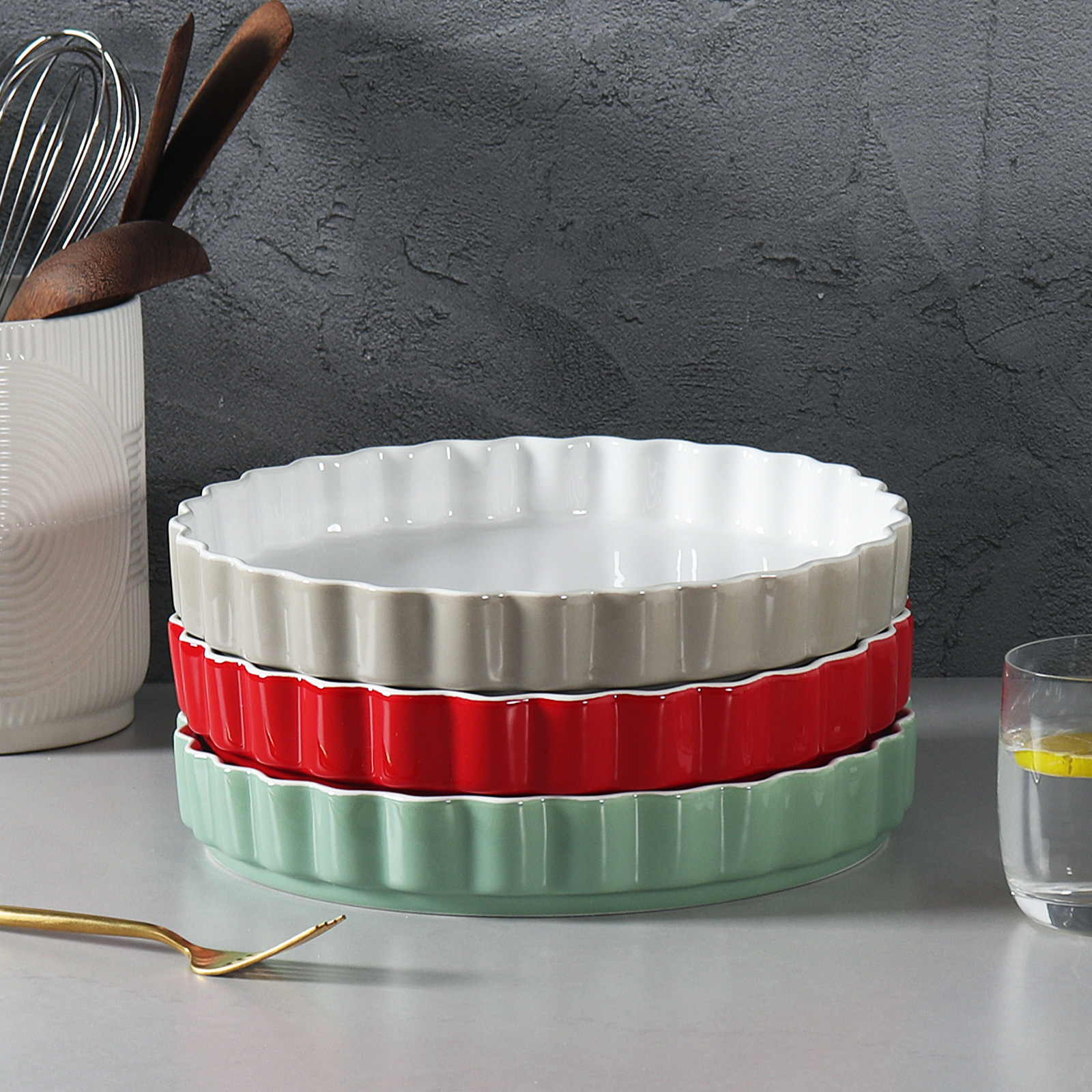 Ready-Made Round Pizza Pan Baked Rice Microwave Oven Stripesd Soufflé Baking Pan Candy-Colored Ceramic Baking Tableware