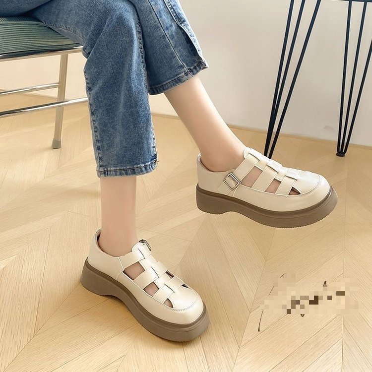 2026 nuevos zapatos de verano de una sola sandalia de hebilla romana con bolsas de vestir con falda de agujero zapatos de mujer