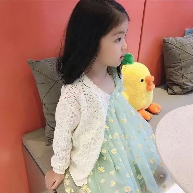 Cross-border girls' knitted cardigan, thin and breathable, children's spring and autumn air-conditioned shirt, stylish long-sleeved outerwear