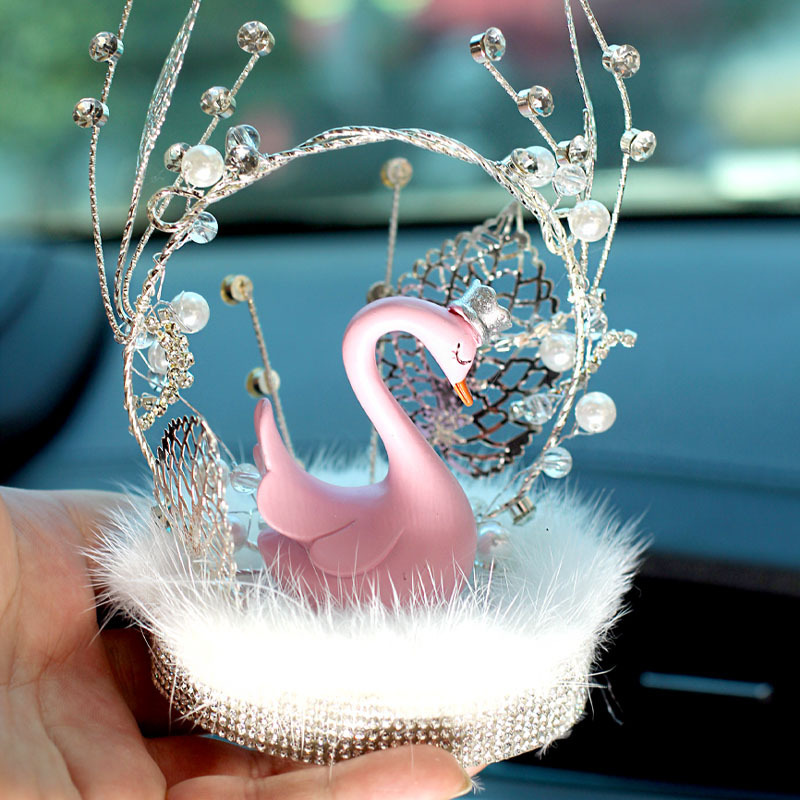 Decoración de coche pareja creativa cisne coche consola central decoración ins accesorios de coche femenino