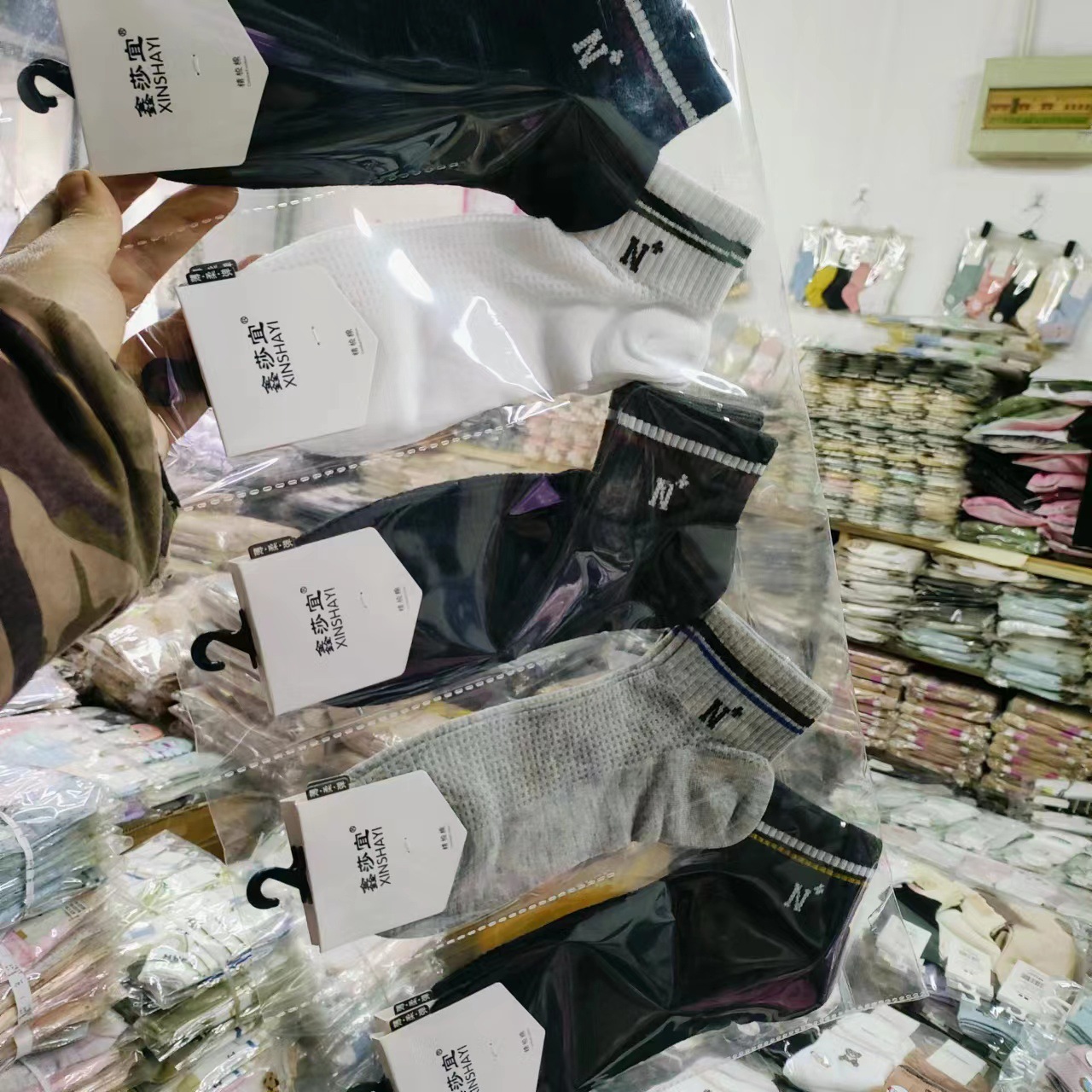 Spring and summer men's and women's thin air conditioning hole socks shallow mouth short tube sports mesh socks sweat absorbent breathable deodorant