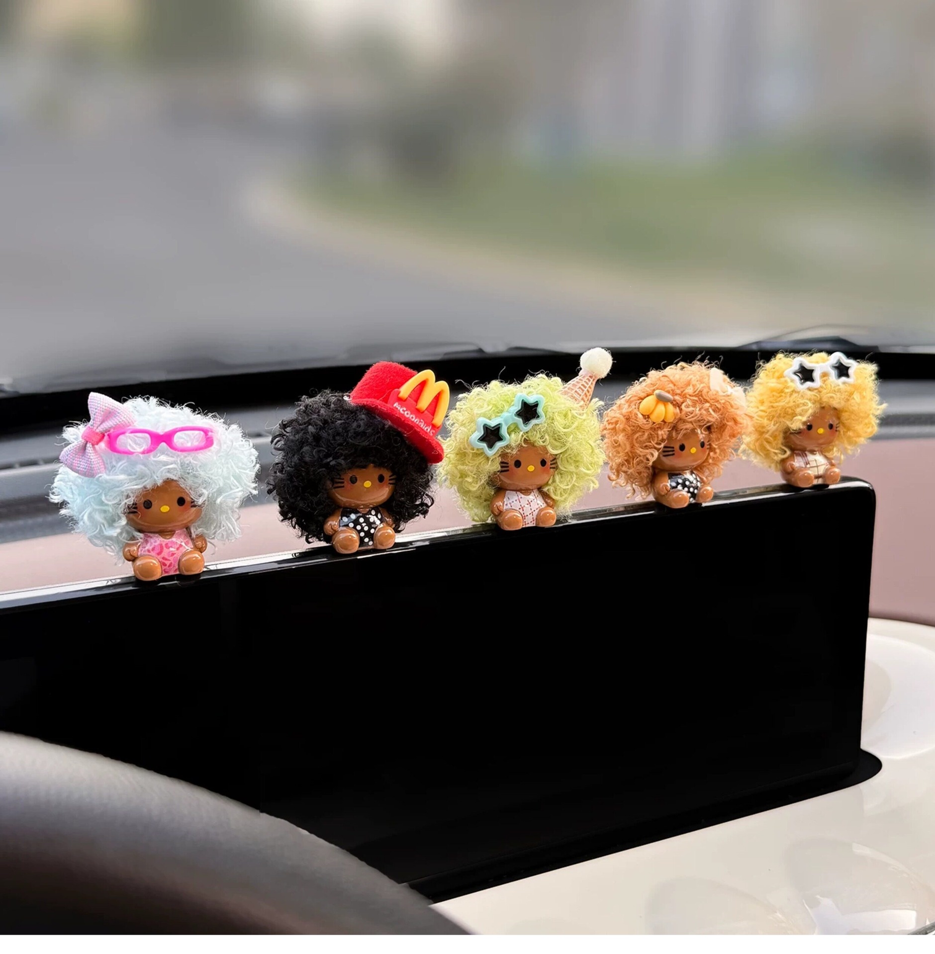 2026 New Car Ornaments Kitty Car Dashboard Display Screen Interior Decorations Cute Female Influencer Style