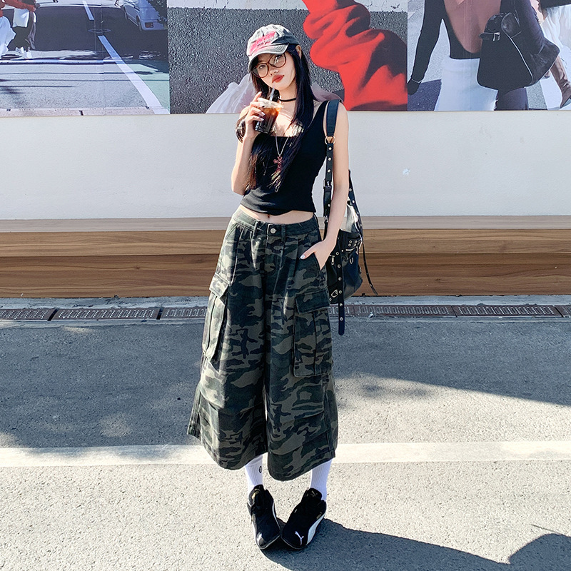 American Retro Three-Quarter Denim Cargo Pants for Women Summer High-Waisted Loose Camouflage Hot Girl Design Wide-Leg Shorts