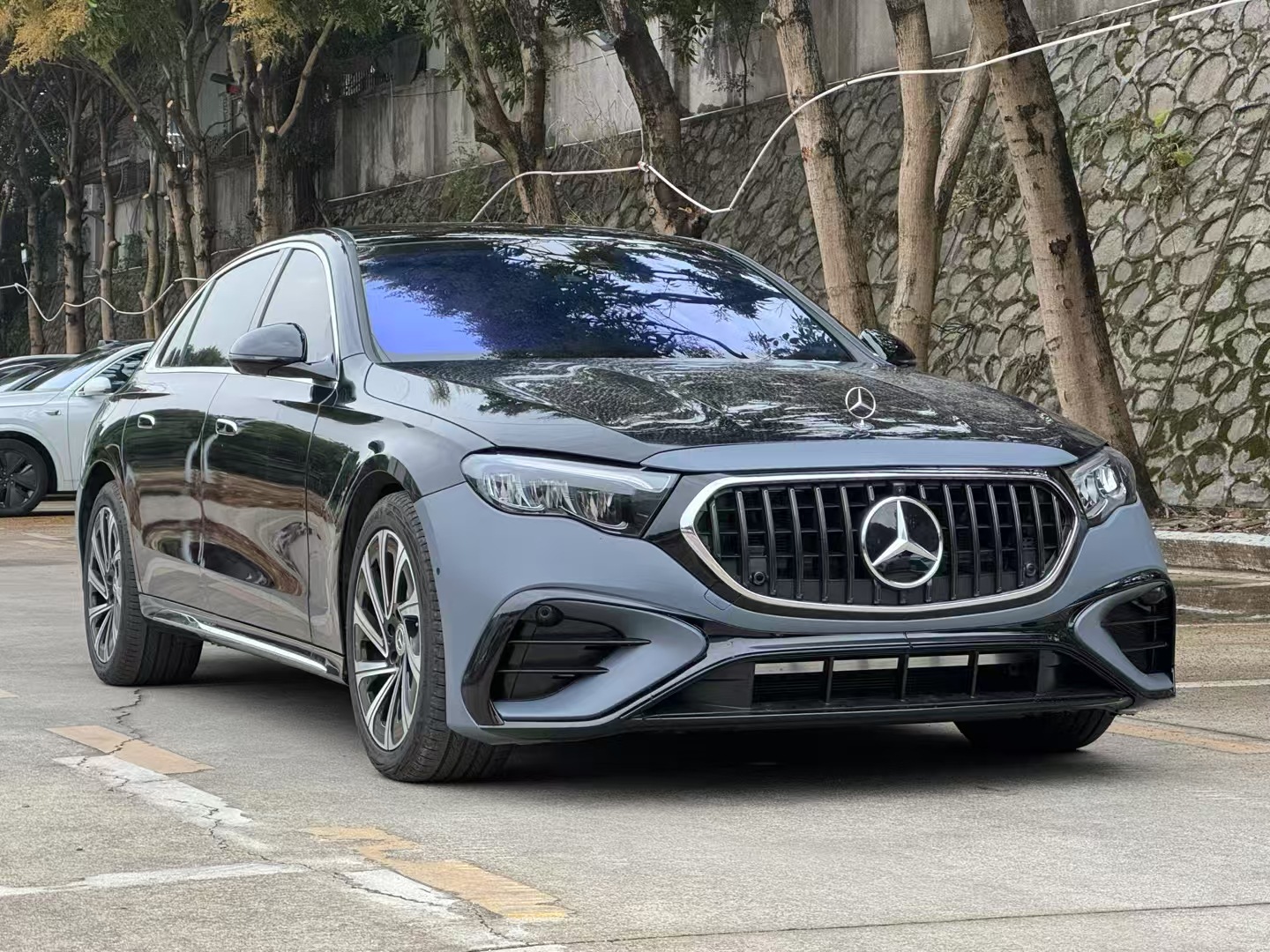 Applicable to the New 24-26 Model Mercedes-Benz E260 E300L W214 Modified E53Amg Simple Body Kit, Front Grille, Rear Lip, and Tail Throat