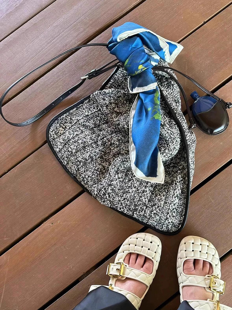 Casual versatile mesh shoulder crossbody knitted bag, Japanese and Korean new women's bag trend_voghion.com