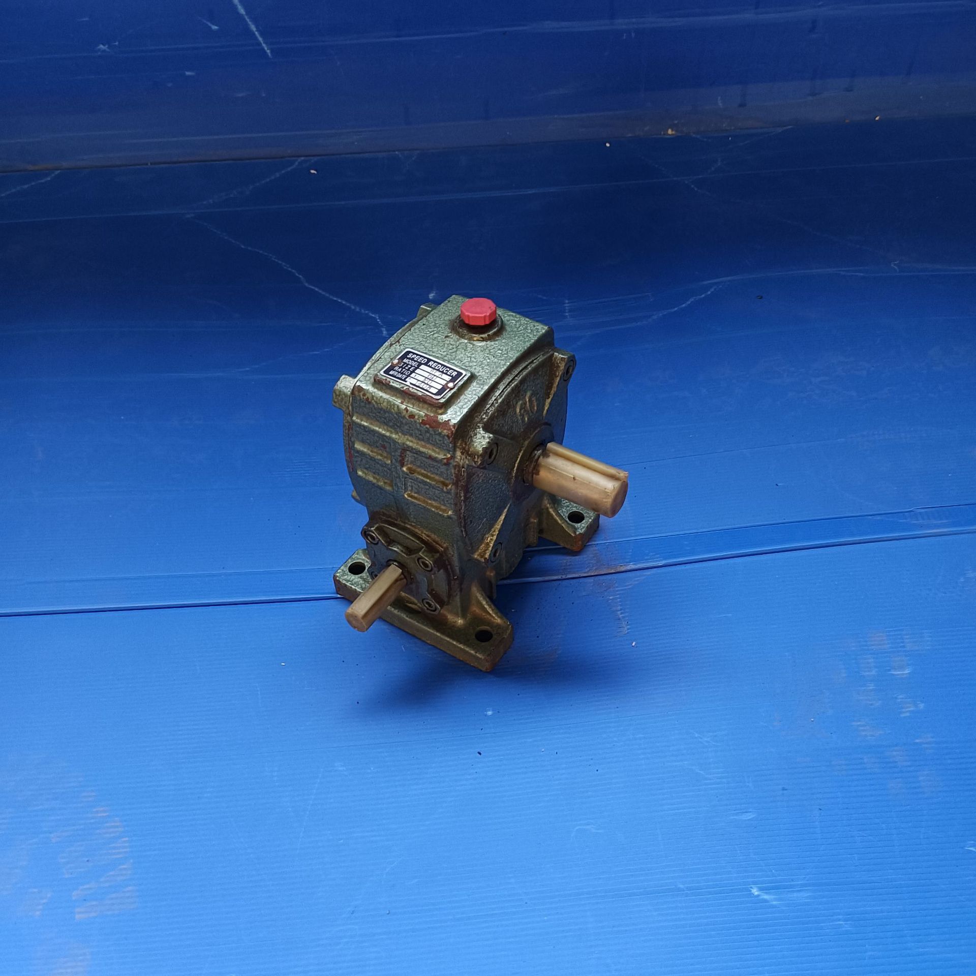 WPA60型蜗轮减速机速比20双输入轴单出库存品清仓卖打折出售