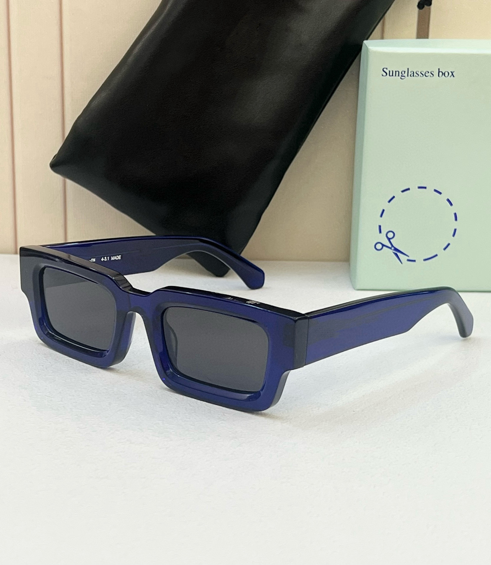 blue frame gray
