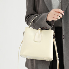 头层牛皮包包女2025新款时尚百搭水桶包高级感大容量斜挎包单肩包