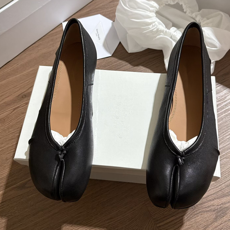 High-quality MM6 flat-soled sheepskin tabi shoes, Margiela casual women's shoes, loafers High-quality MM6 flat-soled sheepskin tabi shoes, Margiela casual women's shoes, loafers