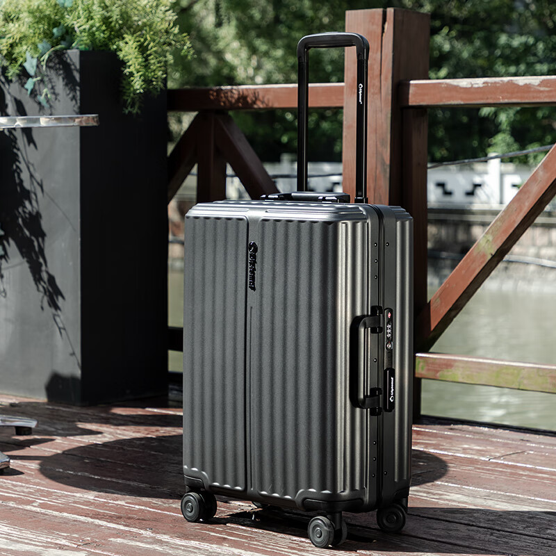 Diplomat luggage case PC men's and women's fashion luggage can be boarded DS -130.9 million round suitcase aluminum frame box Diplomat luggage case PC men's and women's fashion luggage can be boarded DS -130.9 million round suitcase aluminum frame box