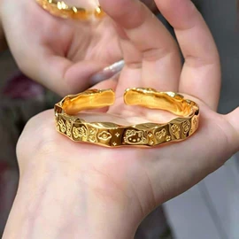 项链;手链;耳钉