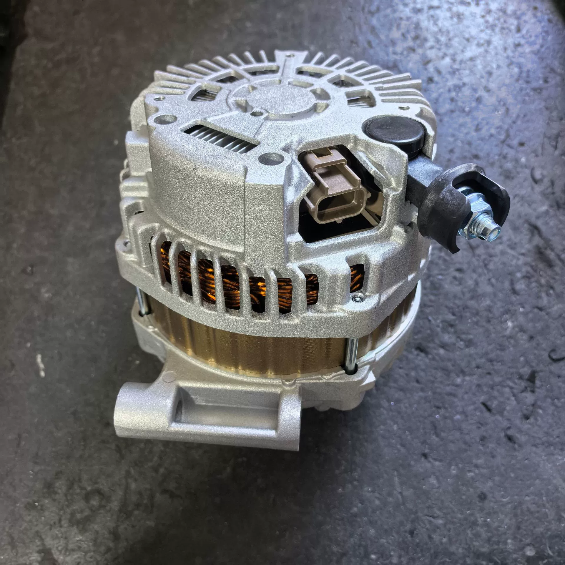 A003TJ0991 6E5T10300BD 14V150A 6PK FUSION3.0 2006-2009 3PI