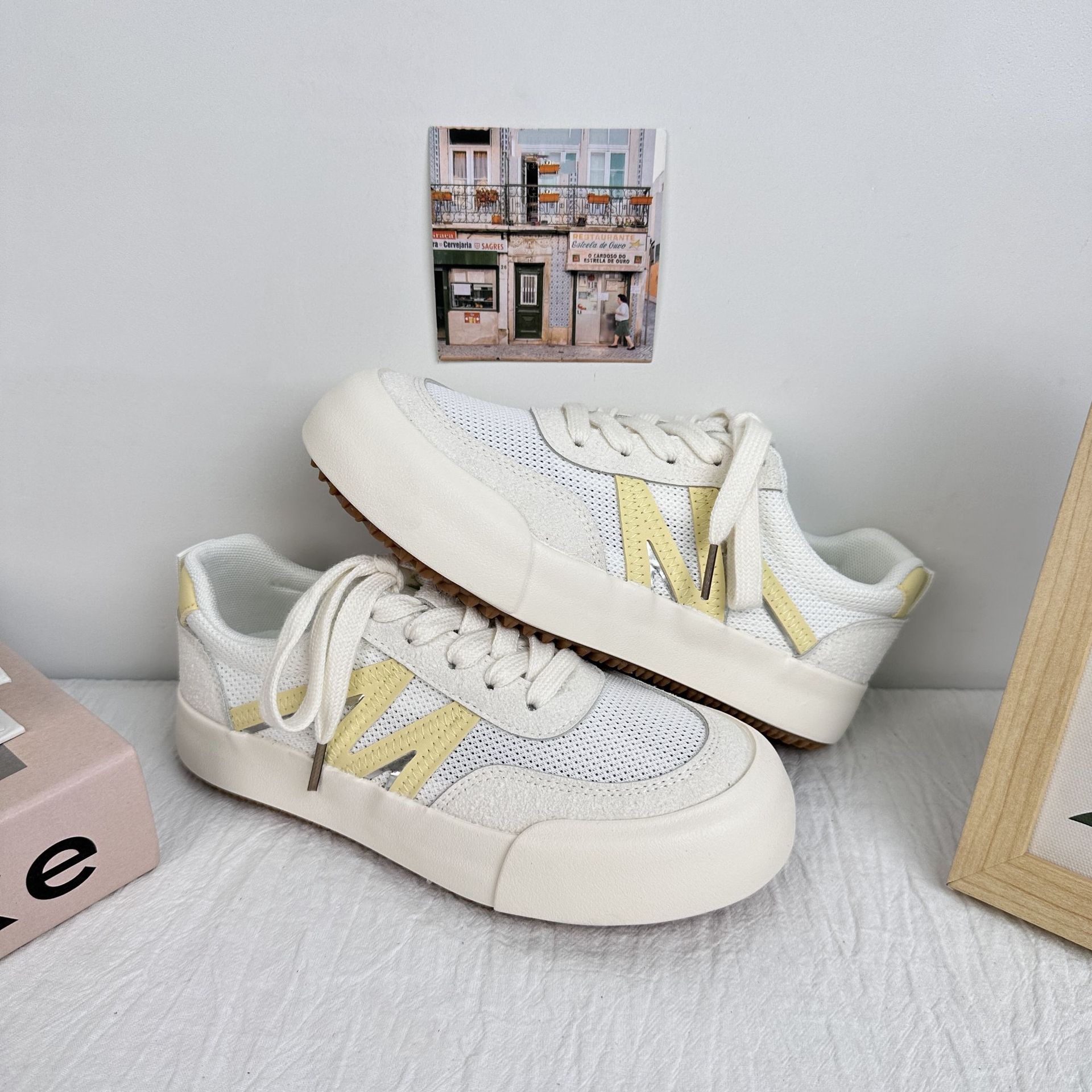 6658 red ventilada de Hong Kong ocio multifuncional zapatos blancos de suela gruesa para mujeres 2025 verano nuevo modelo coreano de zapatos de skate para estudiantes image 7