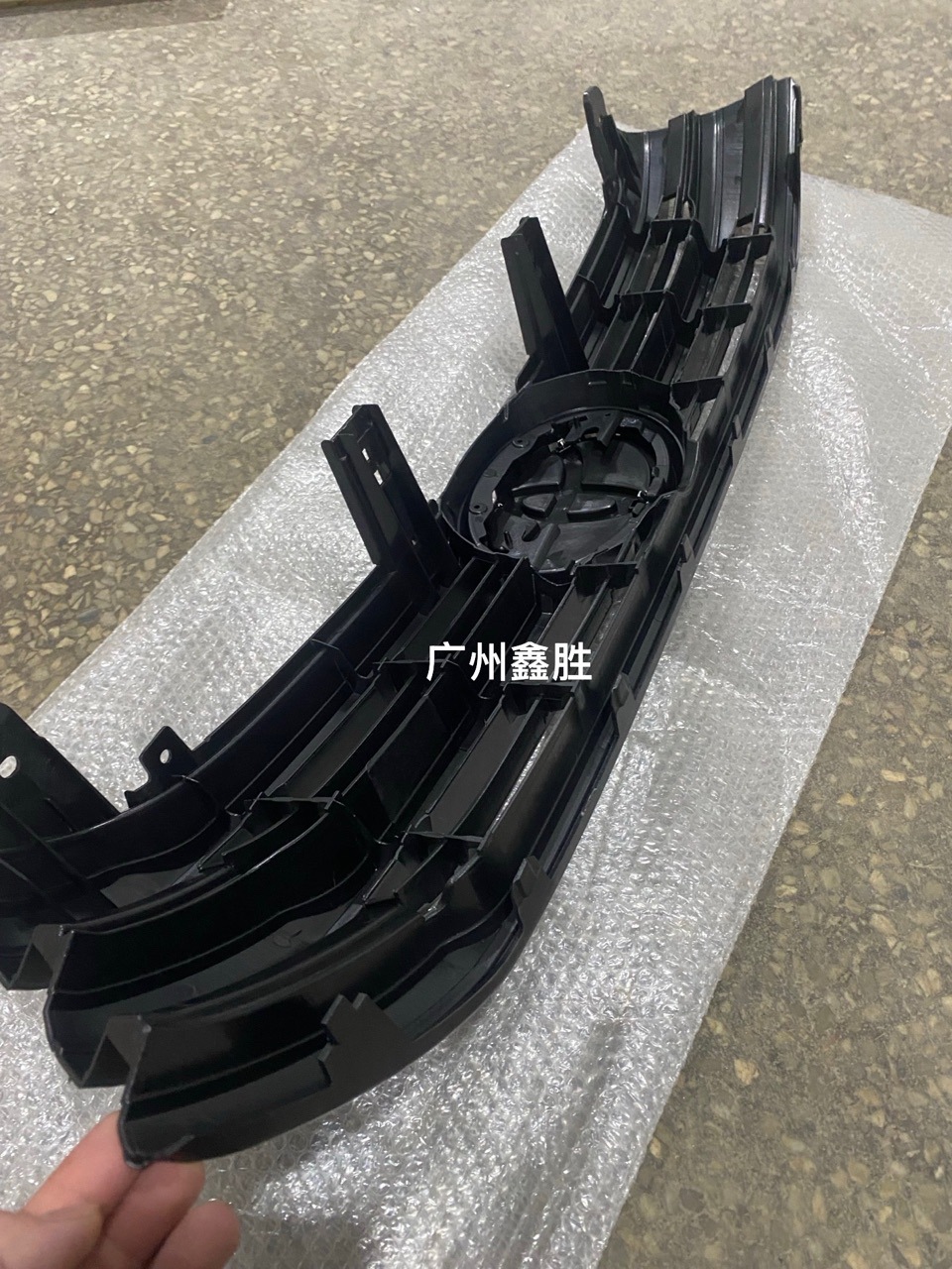 Applicable to Toyota 15-16 Helix REVO medium net black electroplated ventilation air intake grille front ventilation net