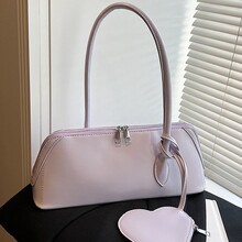 跨境外贸源头工厂气质女式单肩腋下包休闲爱心挂饰大容量法棍包