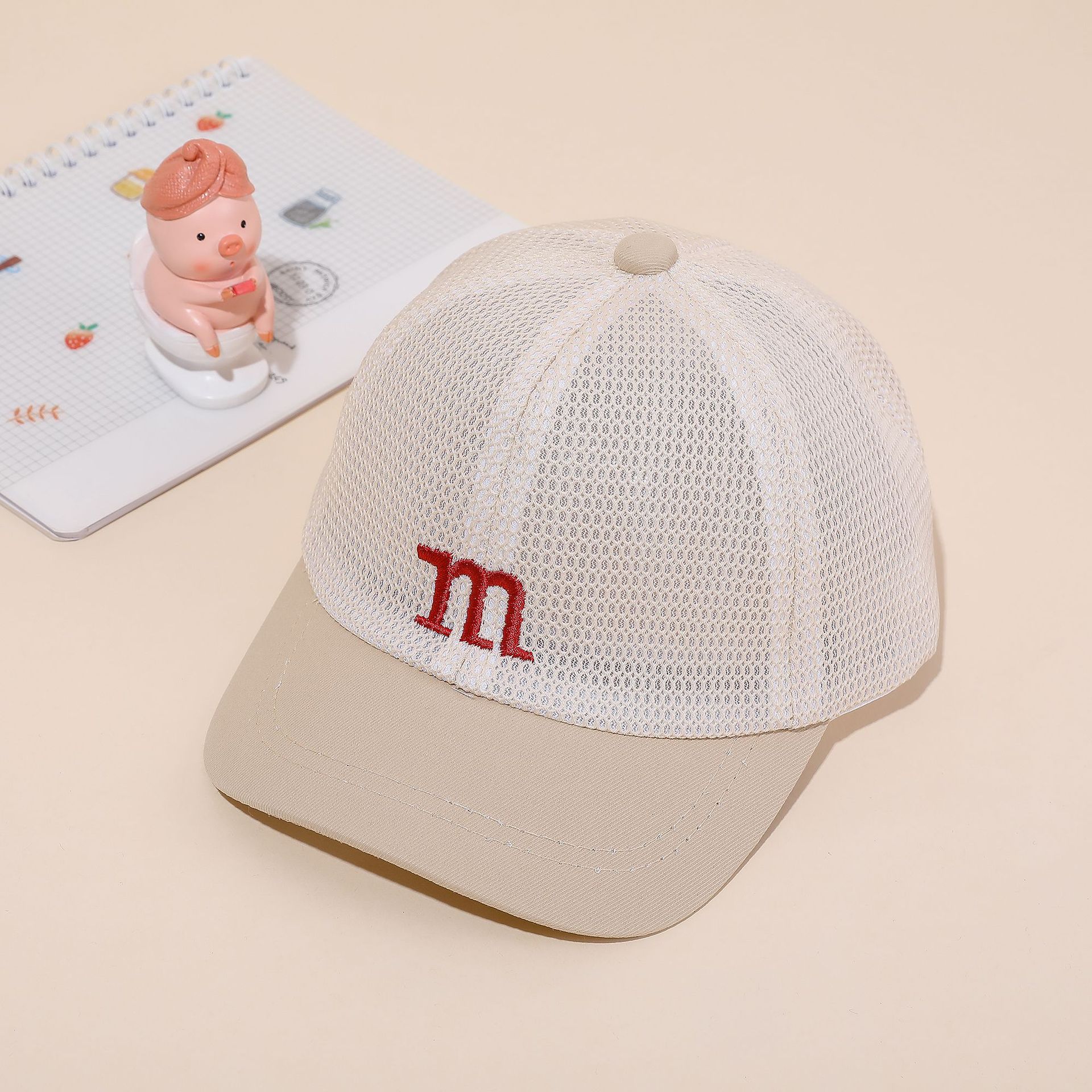 Sombrero estilo coreano de moda de los niños de ala corta gorra de béisbol deportes al aire libre de las niñas bordado M casquillo visera sombrero para el sol