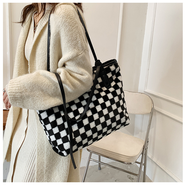 Fashion shoulder womens bag handbag Korean largecapacity checkerboard bag wholesalepicture7