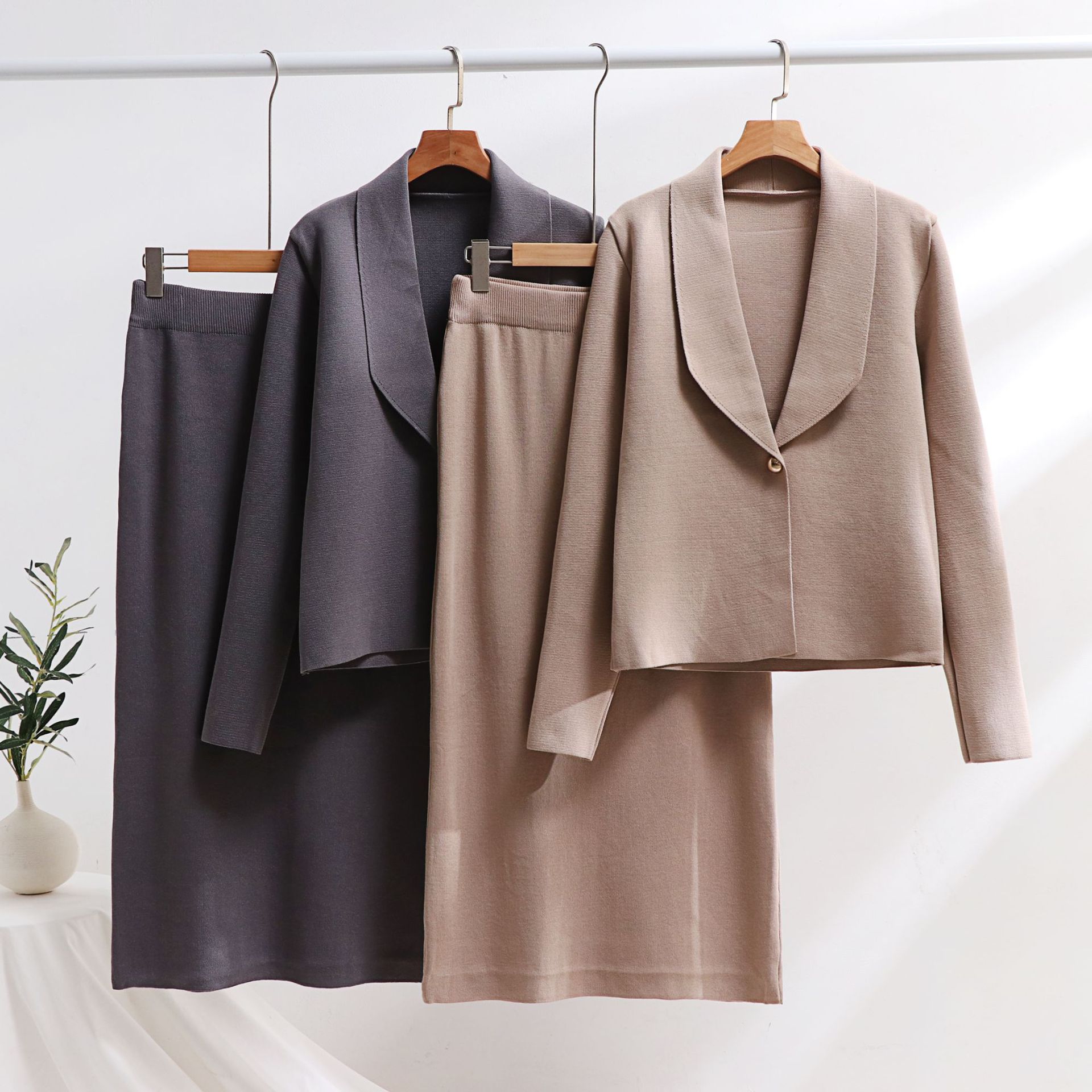 Vêtements pour femmes mode costume simple à manches longues haut de couleur unie taille haute jupe mi-longue petite jupe deux pièces_voghion.com