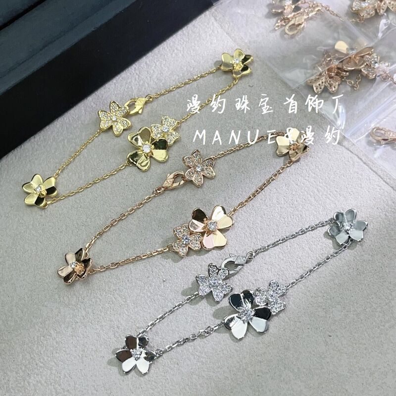High-Quality V Gold Full Diamond Clover Five-Flower Bracelet Thick Gold-Plated Craftsmanship European and American Style High-End Jewelry High-Quality V Gold Full Diamond Clover Five-Flower Bracelet Thick Gold-Plated Craftsmanship European and American Style High-End Jewelry