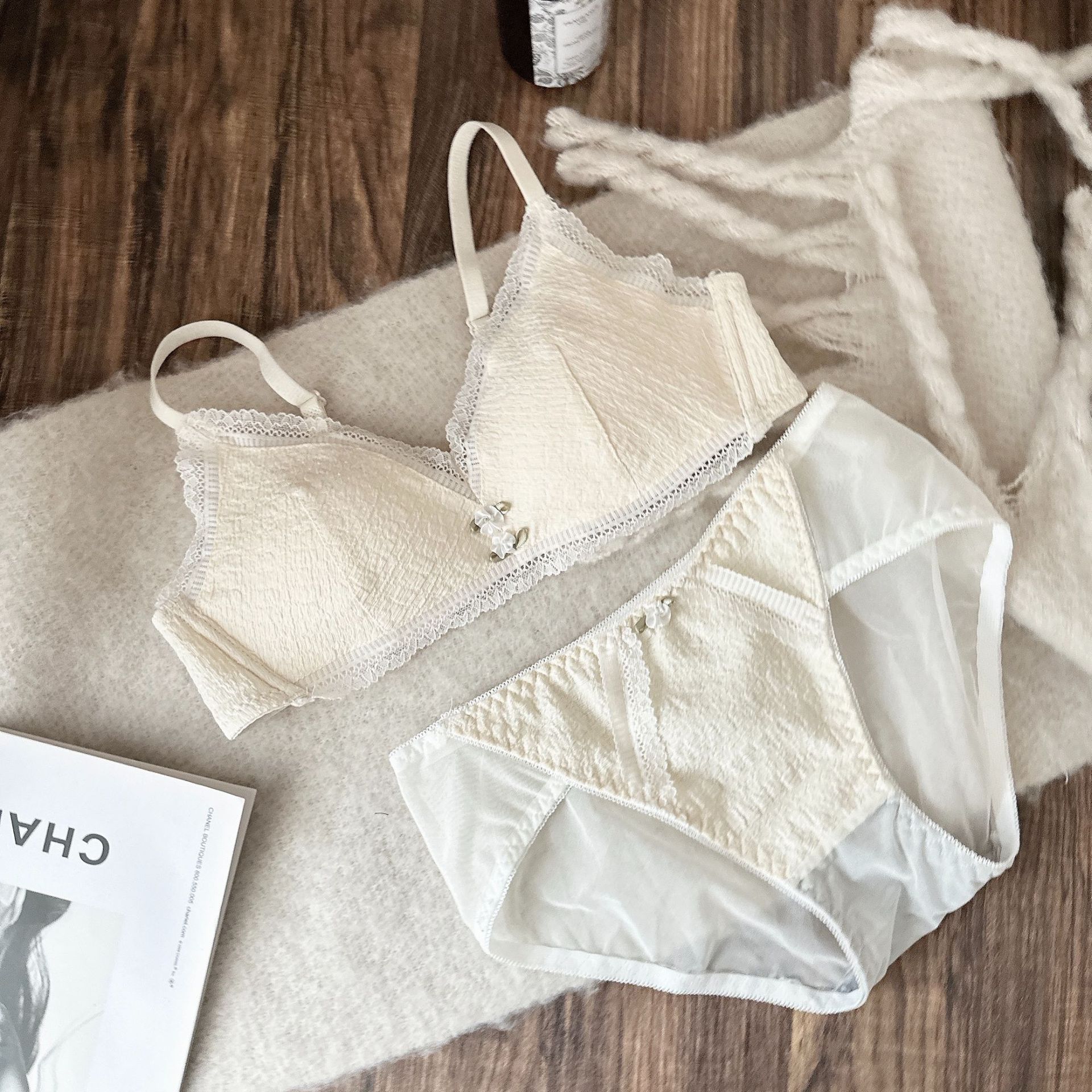 Ropa interior de encaje ligero para niña reunida sin anillo de acero, copa fija, recolección lateral de leche auxiliar, sujetador de soporte superior anti-caída