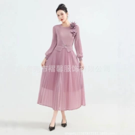 大码连衣裙;大码休闲套装;大码外套