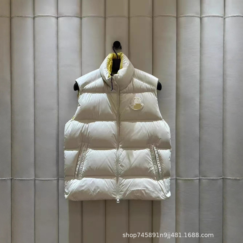 High-end Moncler 1952 large logo stand-up collar down jacket vest, autumn and winter fashion, unisex vest jacket High-end Moncler 1952 large logo stand-up collar down jacket vest, autumn and winter fashion, unisex vest jacket