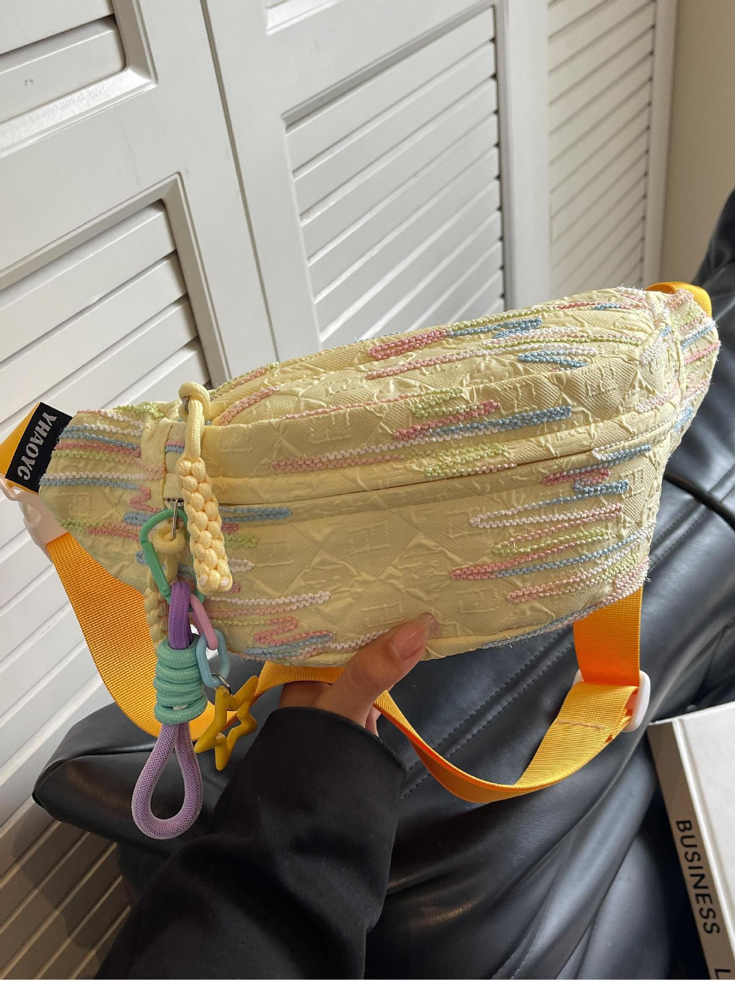 Versión coreana del bolso de mensajero de moda casual ins para mujer 2025 nuevo bolso de bolsillo de todo fósforo de viaje al aire libre bolso de pecho para mujer